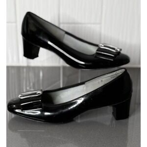 VTG Women's Pump Shoe Black Patent Leather By Charm Step 8M Silver Buckle VGUC
